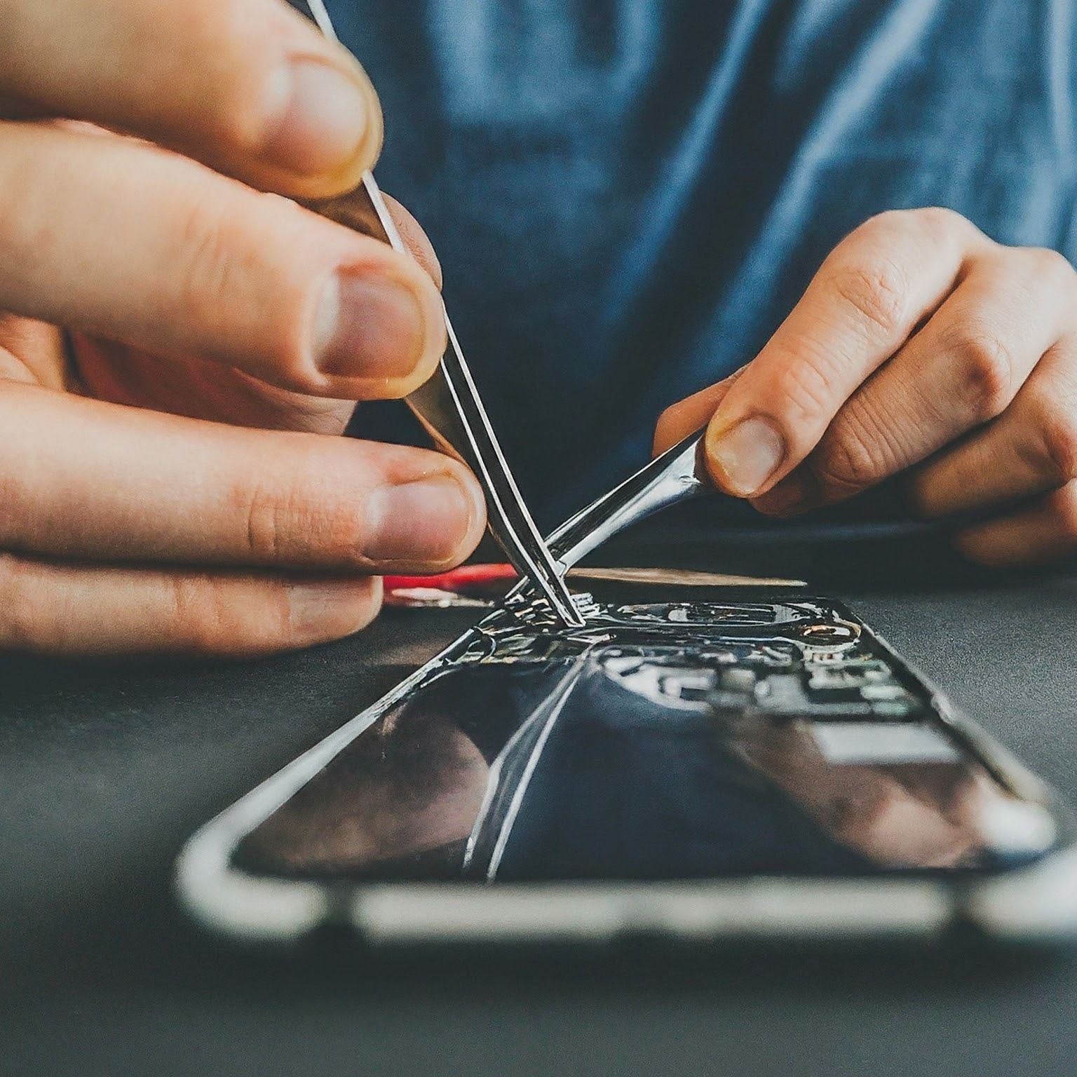 Elevate Your Electronics Repair Experience With A Reliable Cell Phone Shop